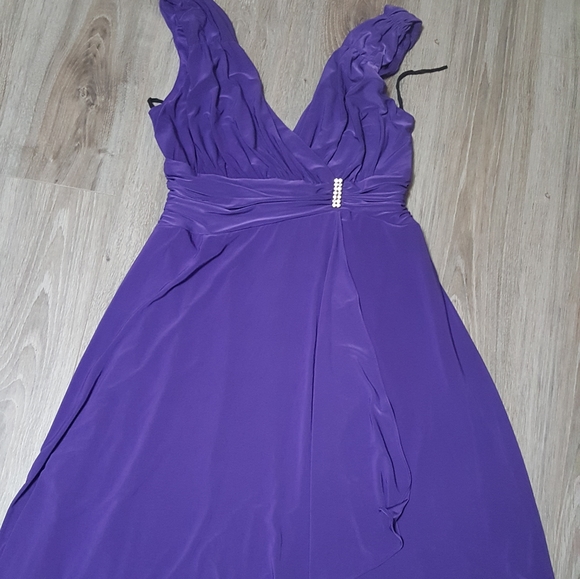 Dress - Picture 1 of 1